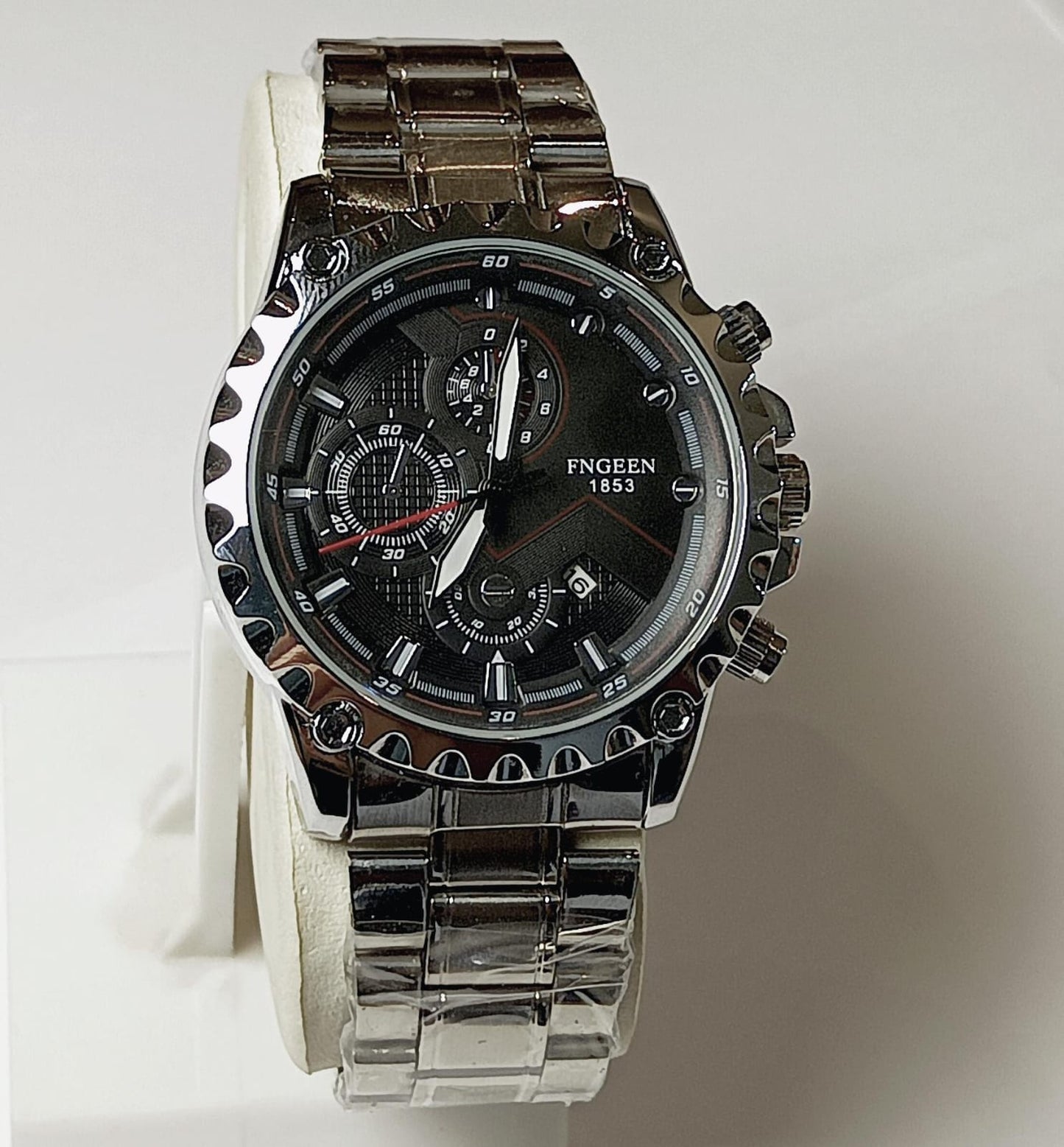 Stylish stainless steel bracelet watch